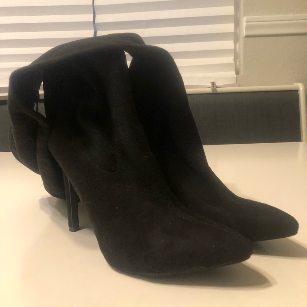 Black 4 inch high heels. 18 inches high